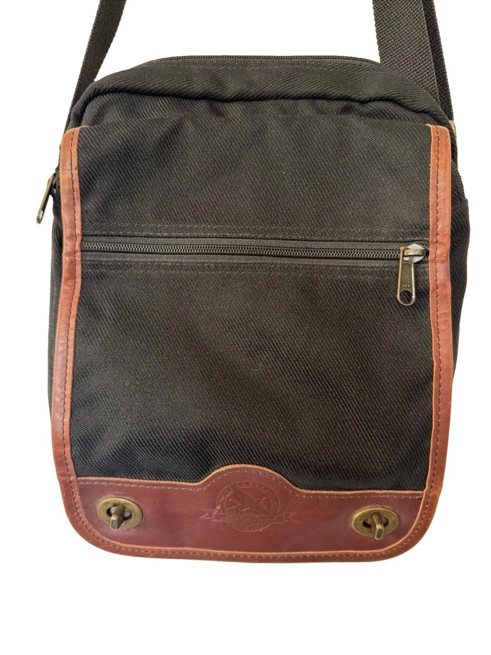 Eddie Bauer Pack Messenger Bag Black Brown Zip Hardware Adjustable Strap Pockets